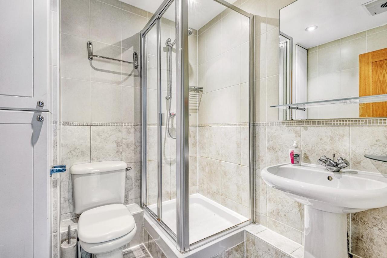 Riverside 2-Bedroom Apartments London Ngoại thất bức ảnh