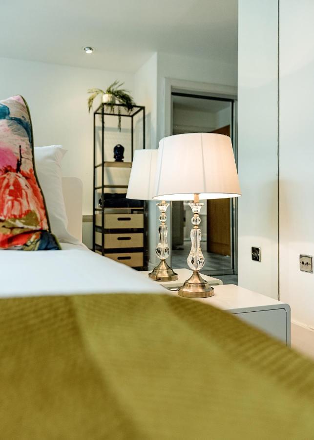 Riverside 2-Bedroom Apartments London Ngoại thất bức ảnh